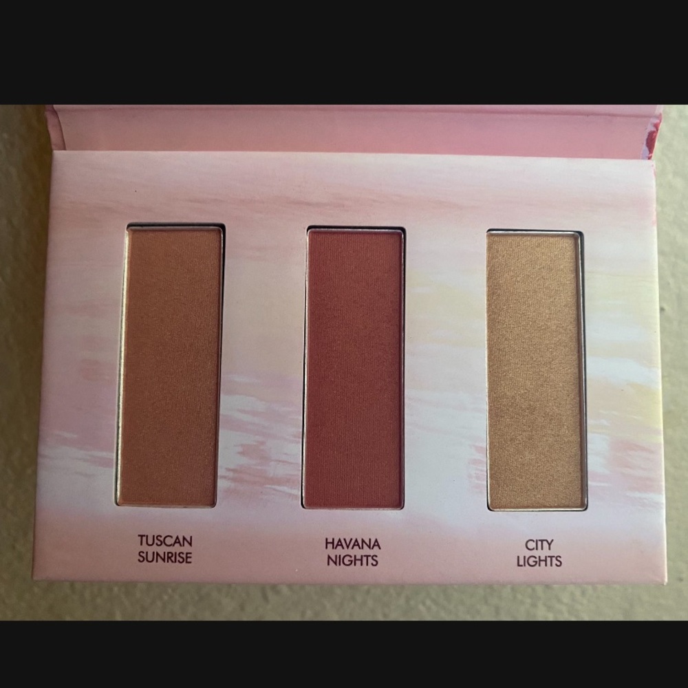 Wanderess Dusk to Dawn Blush/Highlighter Palette by Wander Beauty (New)